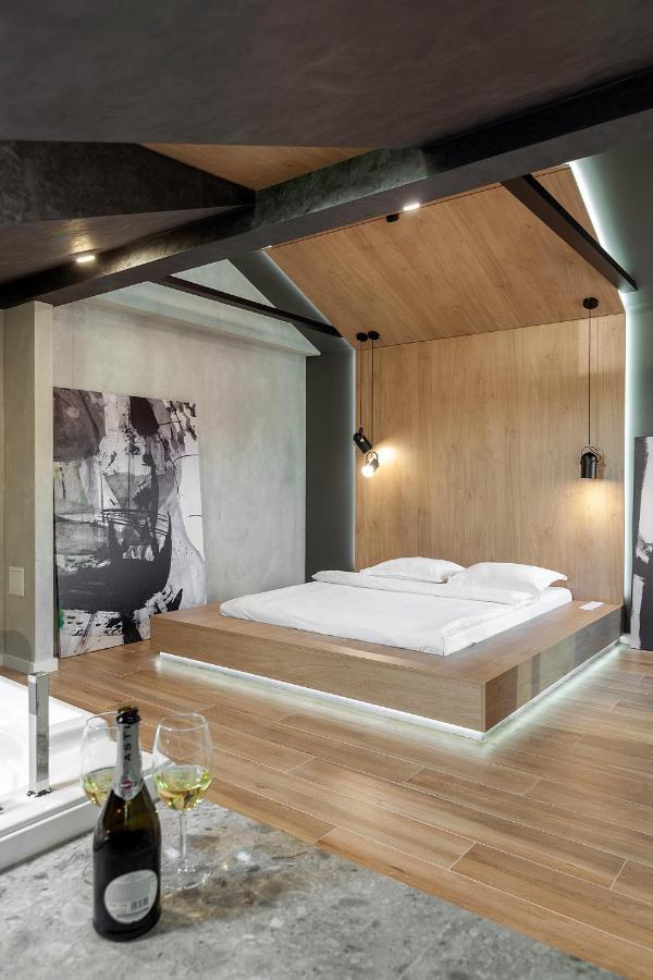 Royal Vip Jacuzzi Apart Lwów Zewnętrze zdjęcie
