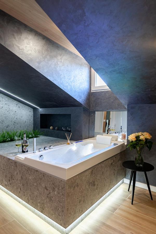 Royal Vip Jacuzzi Apart Lwów Zewnętrze zdjęcie