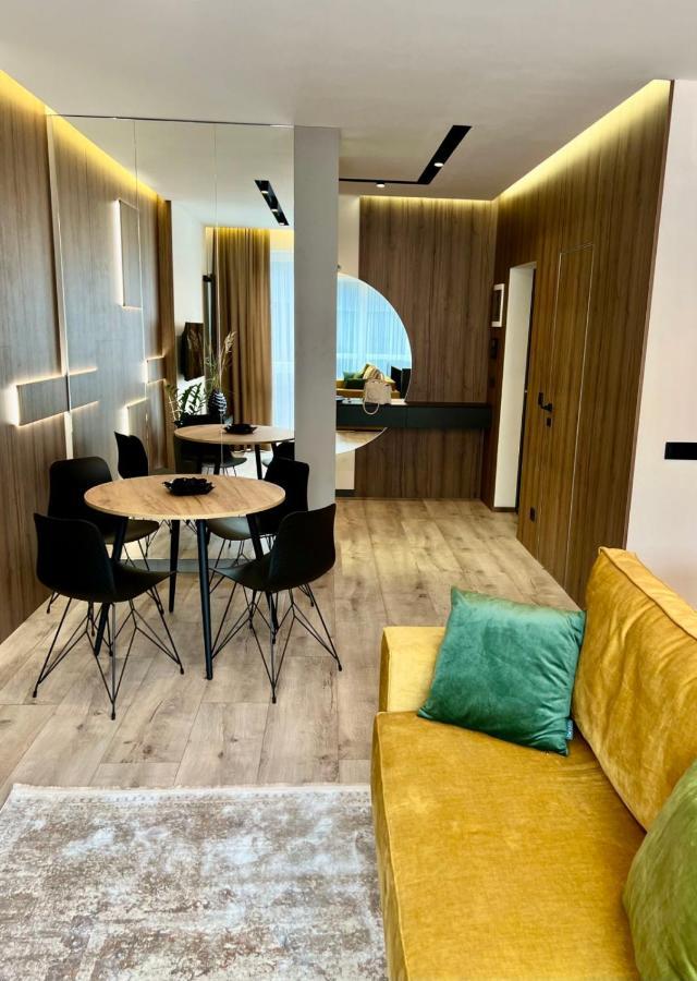 Royal Vip Jacuzzi Apart Lwów Zewnętrze zdjęcie