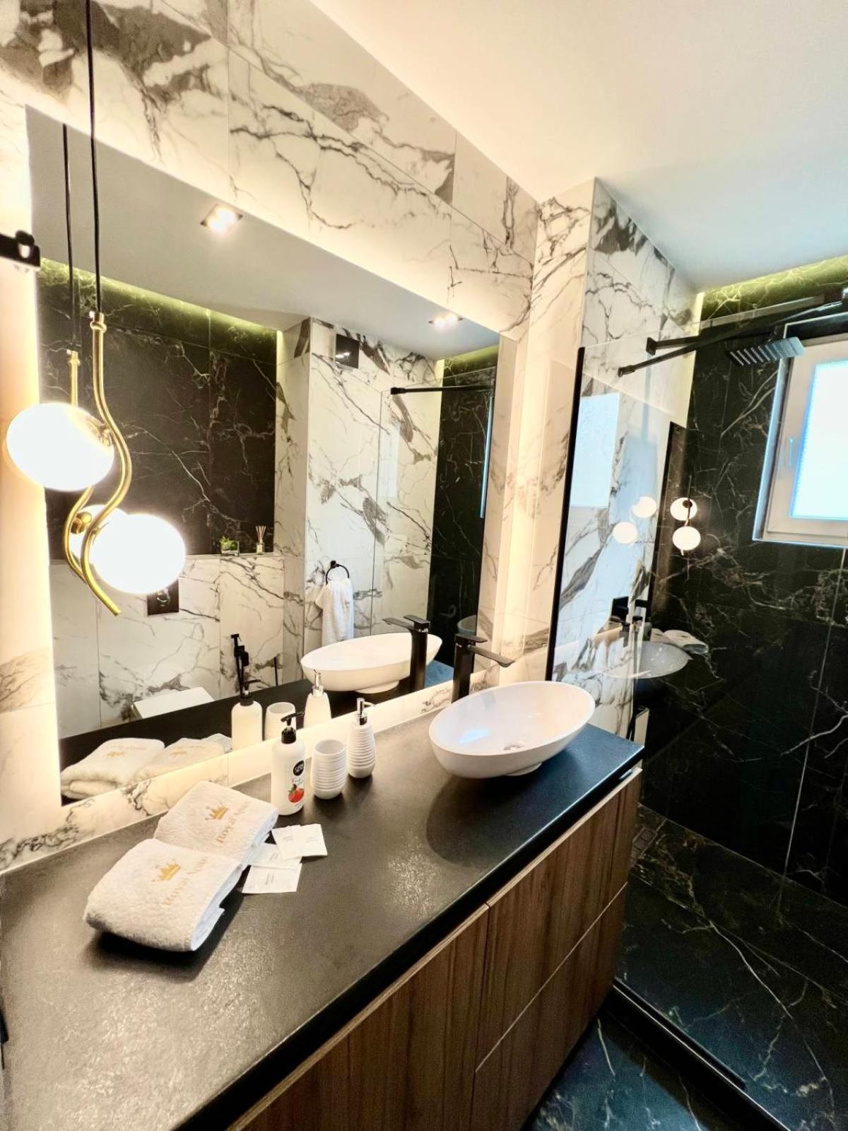 Royal Vip Jacuzzi Apart Lwów Zewnętrze zdjęcie