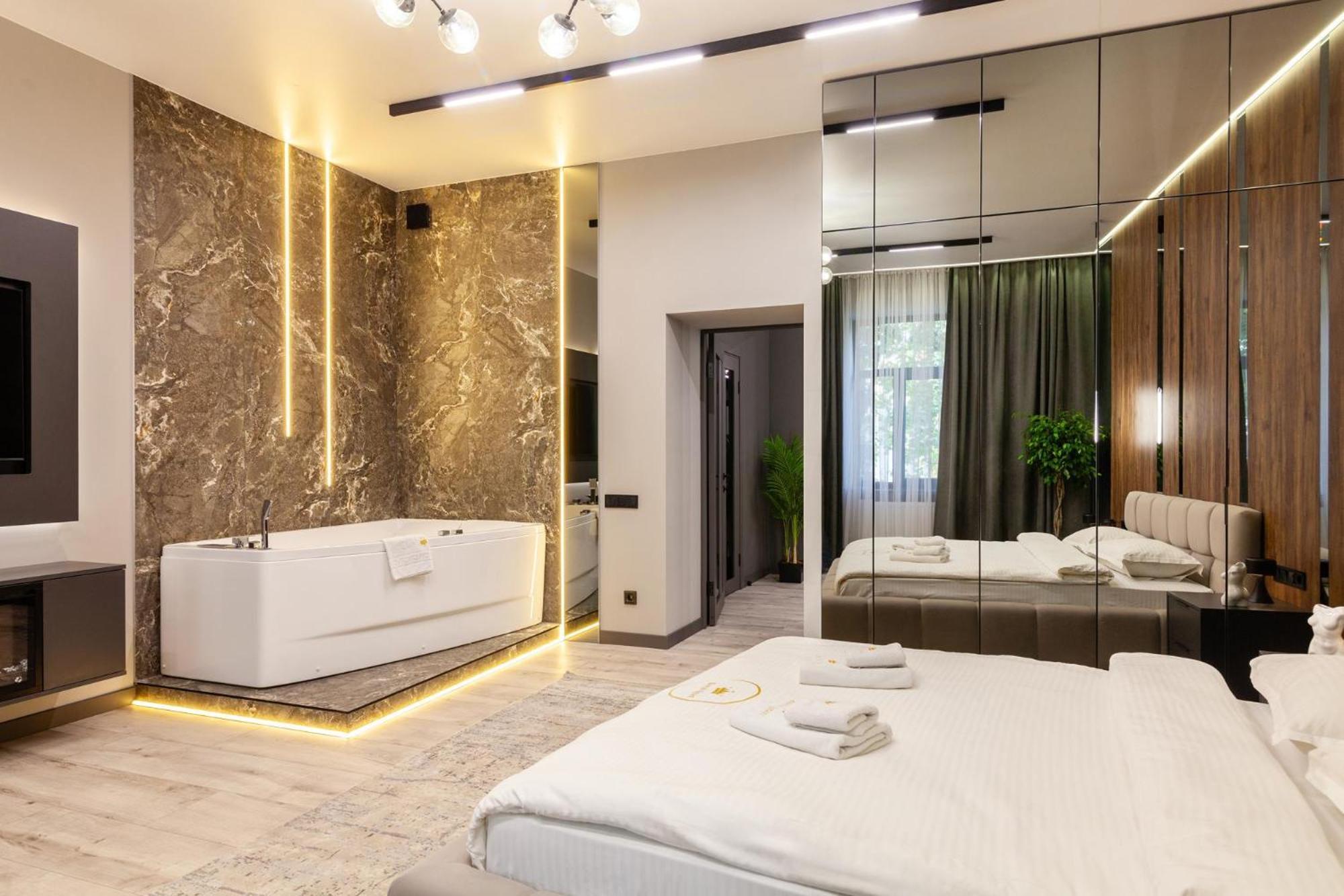 Royal Vip Jacuzzi Apart Lwów Zewnętrze zdjęcie