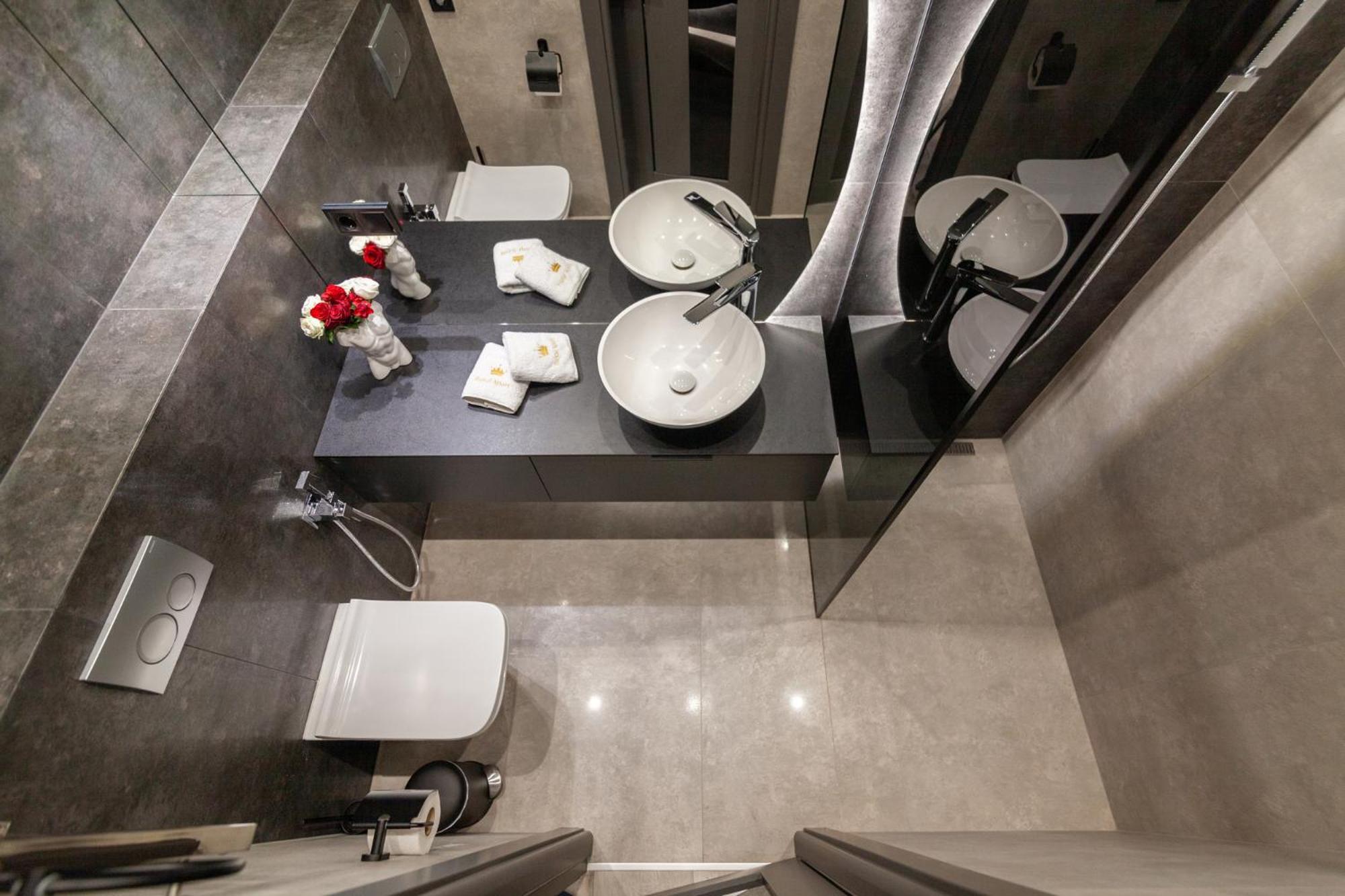 Royal Vip Jacuzzi Apart Lwów Zewnętrze zdjęcie